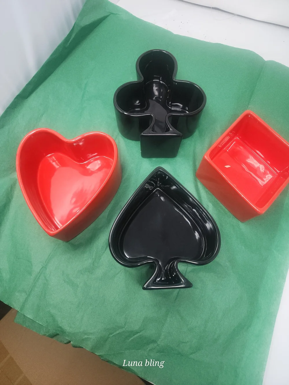 Card Suit Ceramic Serving Dish Set - Black & Red